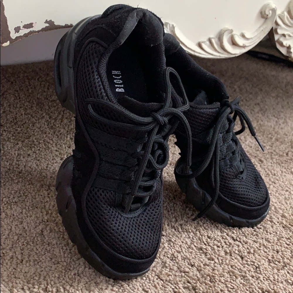 Youth size 5.5 BLOCH hip hop split soul shoe